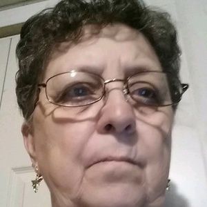 Meet your Posher, Ina